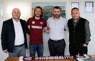 Taha Yalçıner Bandırmaspor’da