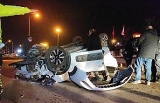 Takla atarak hurdaya dönen araçtan hafif yaralı...