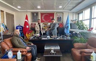 Taraftarlardan Havaalanı Müdürü Akyüz’e destek...