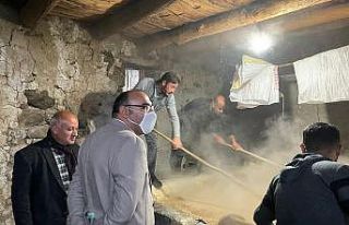 Tarihi 400 yıllık taş değirmende tahin üretimi...