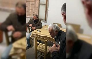 Tarsus’ta kumar oynayan 12 kişi suçüstü yakalandı