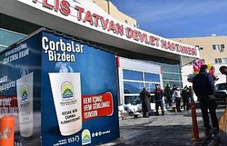 Tatvan Belediyesinden sıcak çorba ikramı