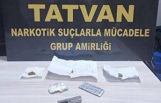 Tatvan’da uyuşturucu ve silah ele geçirildi