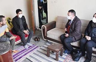 Tek gözlü evde yalnız yaşayan gence Başkan Beyoğlu...