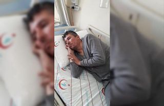 Tekerlekli sandalyenin aküsü bitince, güneşe hasret...