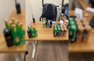 Telefonla sipariş verenlere alkol taşıyan taksici...