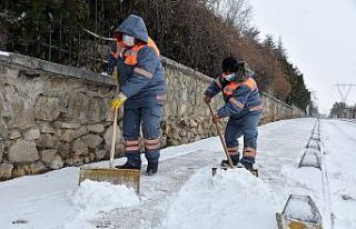 Tepebaşı’nda kar yağışına hızlı müdahale