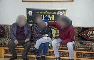 Terör örgütünde çözülmeler sürüyor: 2 terörist...