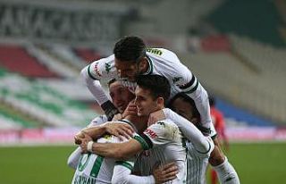 TFF 1. Lig: Bursaspor: 1 - Altınordu: 0 (İlk yarı...