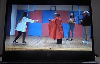 Tiyatro oyunları evlere taşındı: Gösterimler...