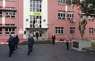 Trabzon’daki yaklaşık 600 okulda bu sabah İstiklal...