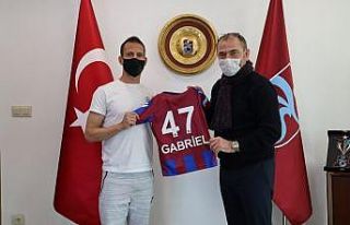 Trabzonspor’dan Pereira’ya teşekkür plaketi