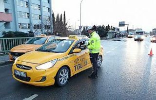 Trafik polislerinden toplu taşıma araçlarında...