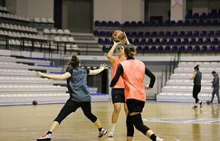 Turgutlu Belediyespor Kadın Basketbol hazırlıklarına...
