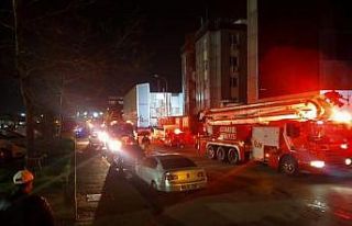 Tuzla’da tersaneler bölgesinde korkutan gemi yangını