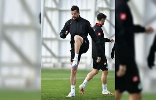 Uğur Demirok Konyaspor’dan ayrıldı