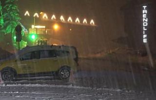 Uludağ’da kar yarım metreyi aştı