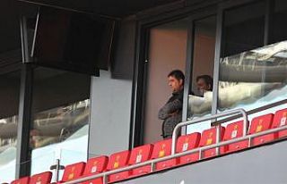 Ünal Karaman, Göztepe’yi tribünden takip ediyor