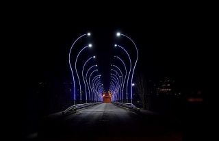 Üniversite köprüsü ışıklandırıldı