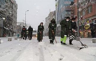 Uşak beyaza büründü