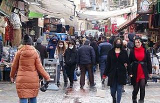 Uşak’ta sosyal mesafe hiçe sayıldı