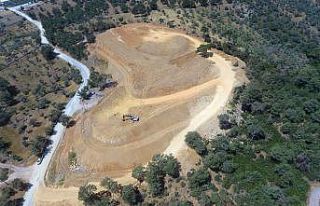 Vahşi depolama alanları ağaçlandırılıyor