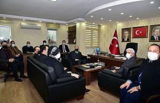 Vali Karadeniz’den siyasi parti il başkanlarına...