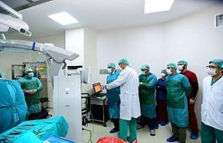Van’a ‘beyin cerrahi ameliyat mikroskobu’ kazandırıldı