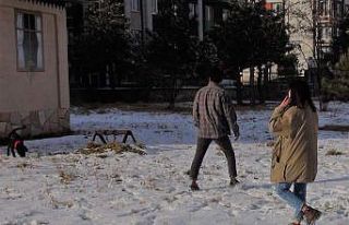 Van’da kar yağışı kartpostallık görüntüler...