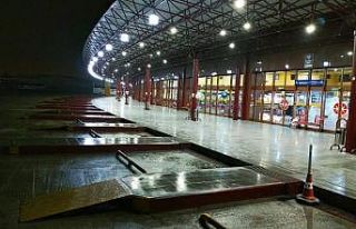 Vedalara ve kavuşmalara sahne olan otogarlar boş...