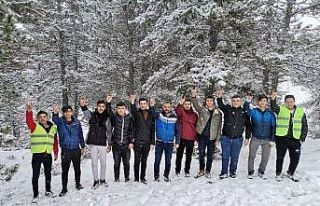 Yaban hayvanları için doğaya yiyecek bıraktılar