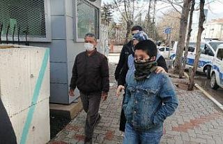 Yabancı uyruklu ailenin para kavgası polis merkezinde...