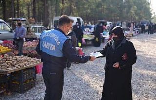 Yabancı uyruklular broşür ile bilgilendiriliyor