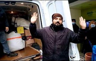 Yağmura yakalanan pazarcılar, kapalı alan istiyor