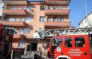 Yakınlarının evinin yandığını gördüler, gözyaşı...