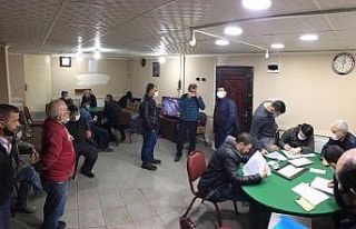 Yasaktan kaçıp dernekte böyle yakalandılar: 44...