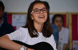 Yaşam savaşını kaybeden Büşra’nın başındaki...