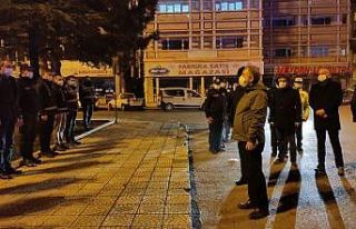 Yeni yılın ilk tatlıları, polis ve basın mensuplarına