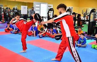Yeşilyurt Belediyespor kick-boks takımı gözünü...