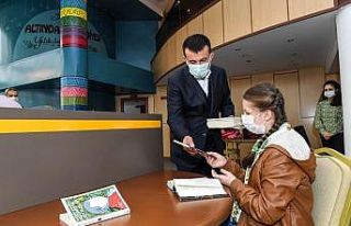 Yıldıztepe Kütüphanesi’ne gençlerden büyük...