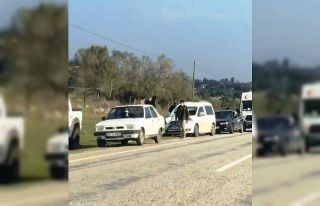 Yol kenarında koyun otlatan adama araç çarptı:...