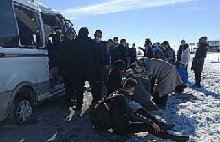Yolcu minibüsü takla attı: 8 yaralı