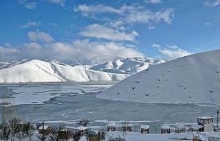 Yüksekova Dilimli Barajı tamamen dondu