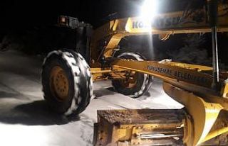 Yunusemre’de kar mesaisi