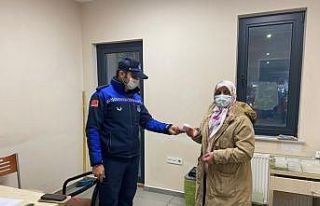 Zabıta ekipleri buldukları 1000 TL’yi sahibine...