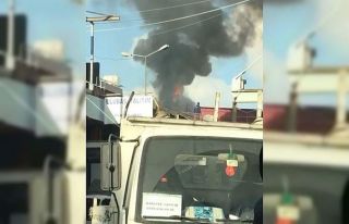 Zeytinburnu’nda güvercin kümesi alev alev yandı