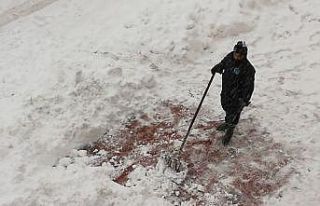 Zonguldak’ta kar kalınlığı 30 cm aştı