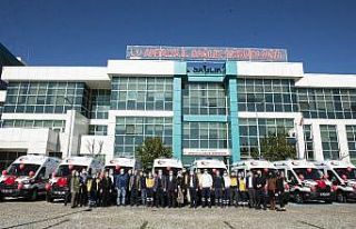 10 yeni ambulans acil sağlık istasyonlarına teslim...