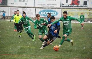 2. Lig Kırmızı Grup: Karacabey Belediyespor: 3...