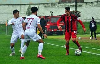 2. Lig Kırmızı Grup: Turgutluspor: 3 - Tetiş Yapı...